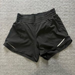 NWOT hotty hot high rise 4in short